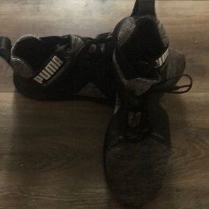 Men’s Puma tennis shoes Size 13